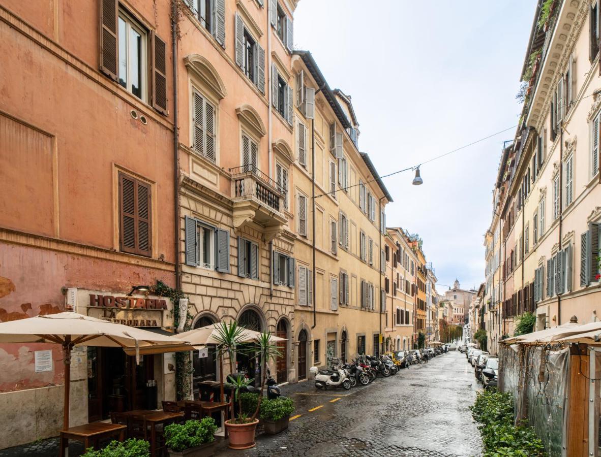 Appartamento Storico Vicinissimo Al Colosseo — Photos 1